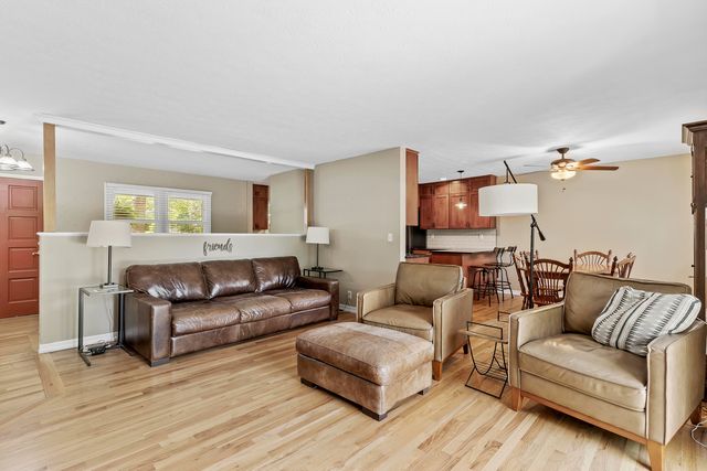 5382 N Lakewood Drive, Springfield, MO 65803