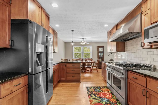 5382 N Lakewood Drive, Springfield, MO 65803