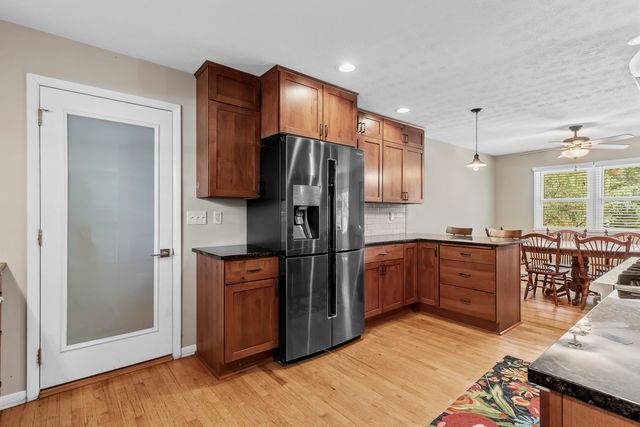 5382 N Lakewood Drive, Springfield, MO 65803