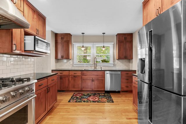 5382 N Lakewood Drive, Springfield, MO 65803