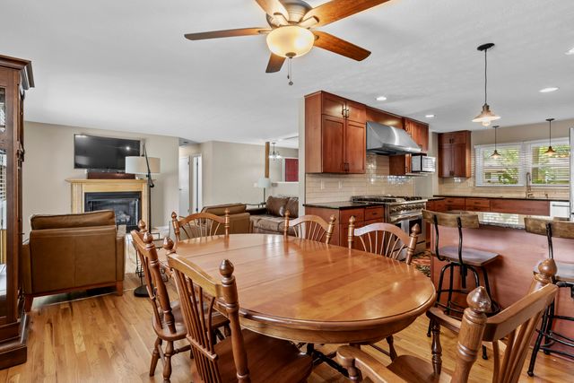 5382 N Lakewood Drive, Springfield, MO 65803