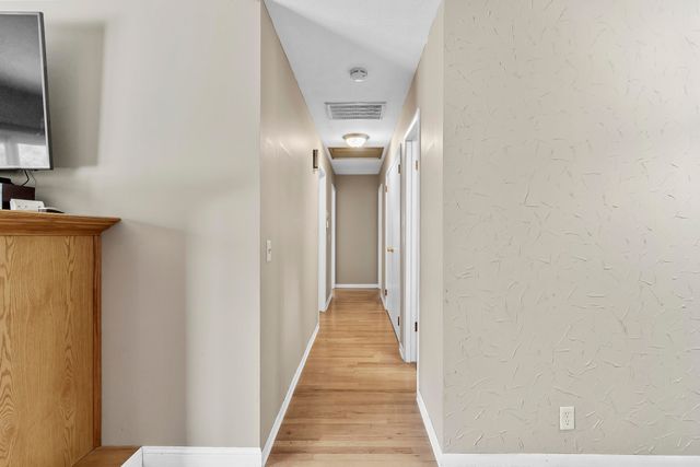 5382 N Lakewood Drive, Springfield, MO 65803