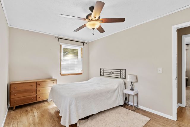 5382 N Lakewood Drive, Springfield, MO 65803