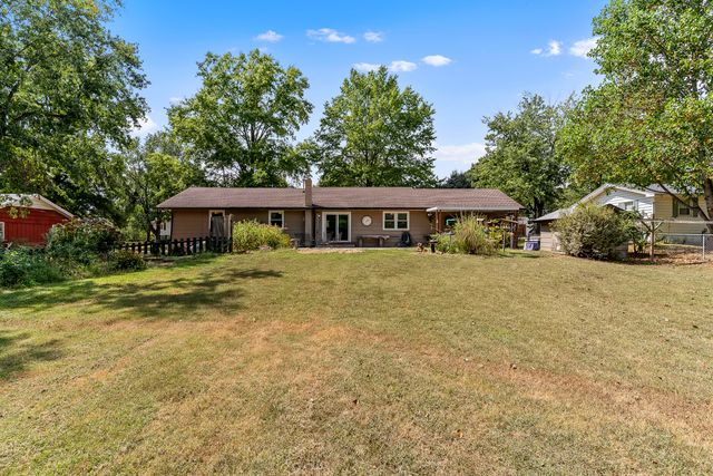 5382 N Lakewood Drive, Springfield, MO 65803