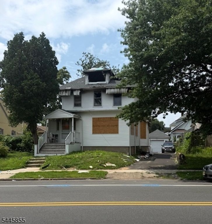 71 Totowa Ave, Paterson City, NJ 07502