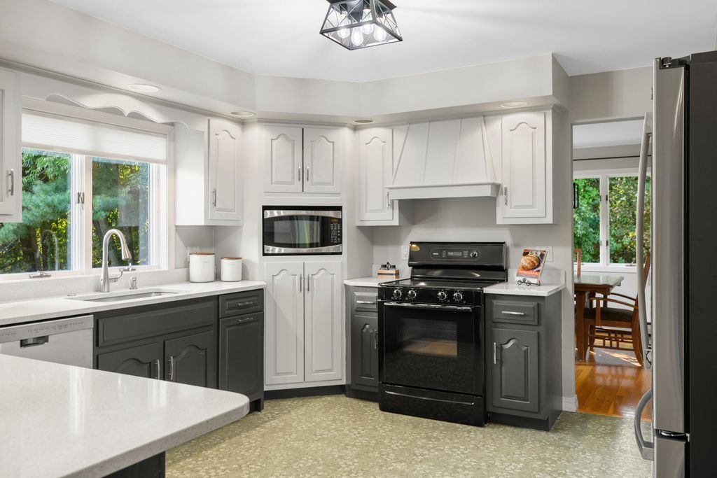 10 Bonnaille Avenue, Lewiston, ME 04240 — photo 5