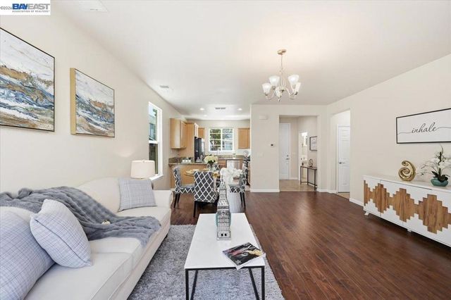 9424 Dunbar Dr, Oakland, CA 94603