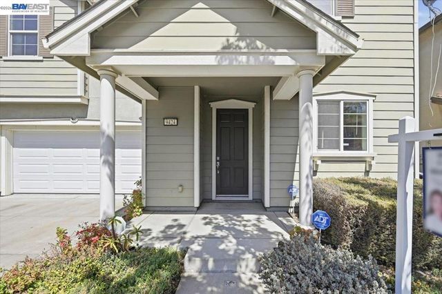 9424 Dunbar Dr, Oakland, CA 94603