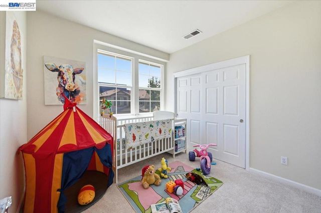9424 Dunbar Dr, Oakland, CA 94603