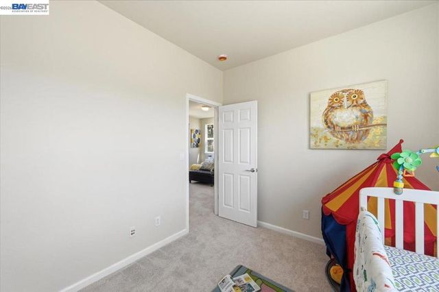 9424 Dunbar Dr, Oakland, CA 94603
