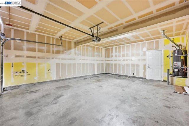 9424 Dunbar Dr, Oakland, CA 94603