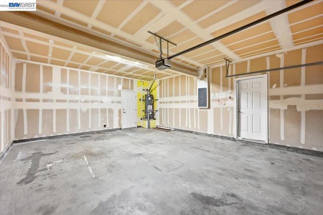 9424 Dunbar Dr, Oakland, CA 94603