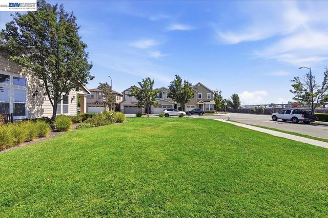 9424 Dunbar Dr, Oakland, CA 94603