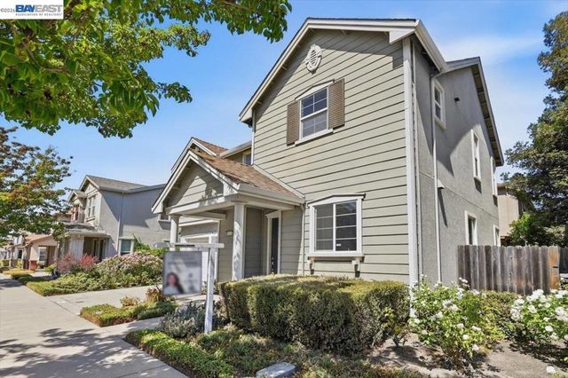 9424 Dunbar Dr, Oakland, CA 94603