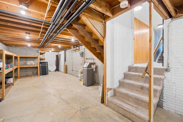 915 BAVARIAN COURT, Oshkosh, WI 54901