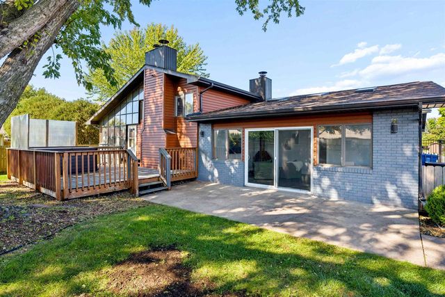 915 BAVARIAN COURT, Oshkosh, WI 54901