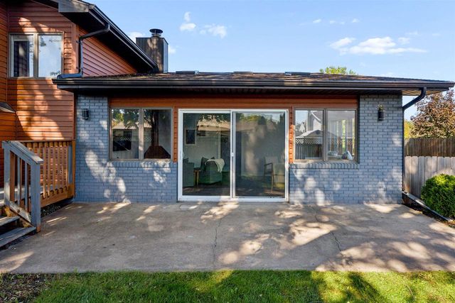 915 BAVARIAN COURT, Oshkosh, WI 54901