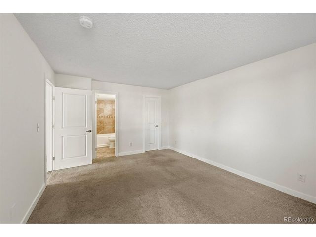 3053 S Ursula Cir 102, Aurora, CO 80014