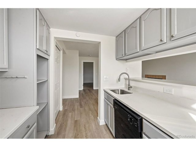 3053 S Ursula Cir 102, Aurora, CO 80014