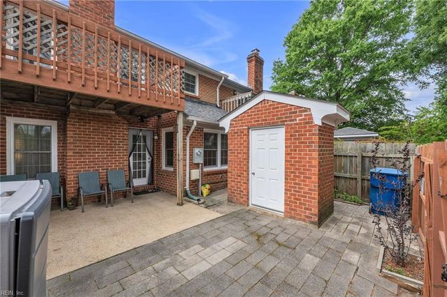 5302 Brookstone LN, Virginia Beach, VA 23455