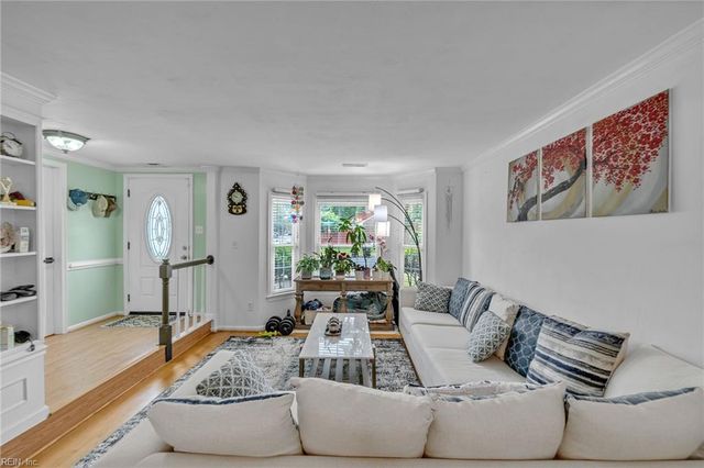 5302 Brookstone LN, Virginia Beach, VA 23455