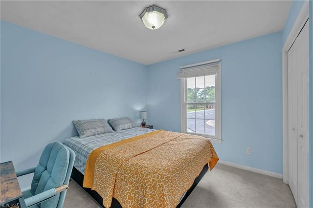 5302 Brookstone LN, Virginia Beach, VA 23455
