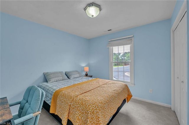 5302 Brookstone LN, Virginia Beach, VA 23455