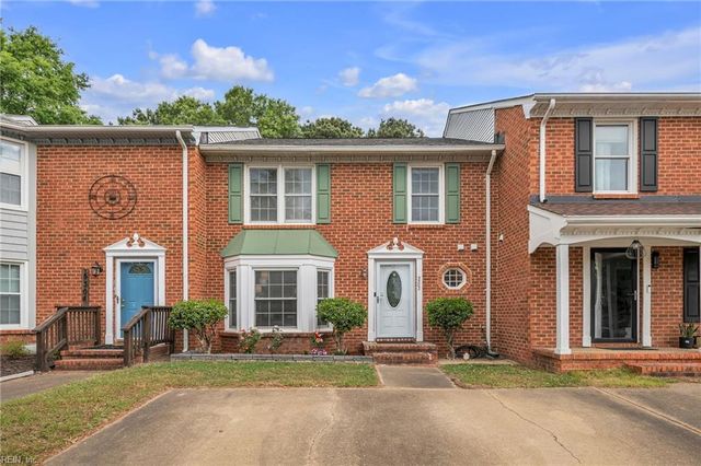 5302 Brookstone LN, Virginia Beach, VA 23455