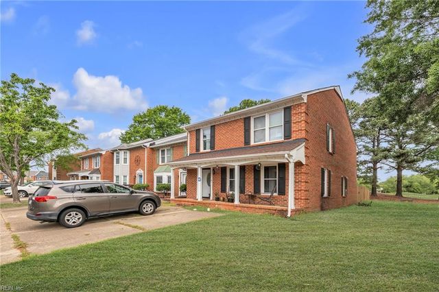5302 Brookstone LN, Virginia Beach, VA 23455