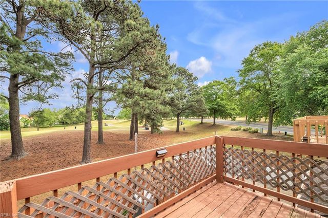5302 Brookstone LN, Virginia Beach, VA 23455