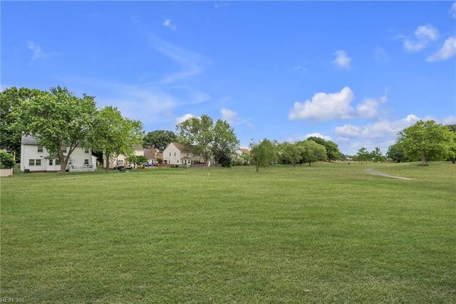 5302 Brookstone LN, Virginia Beach, VA 23455