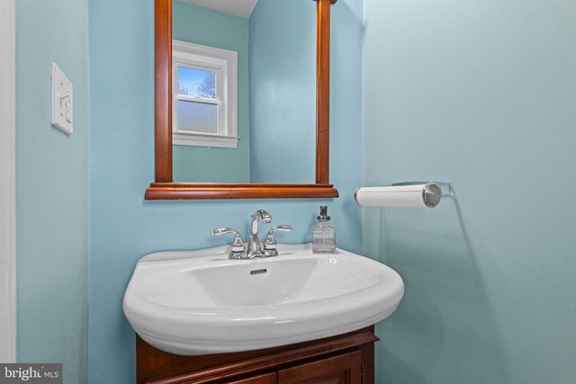 391 KIRK LN, Media, PA 19063