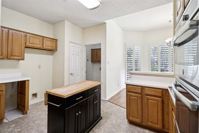 3017 Eagles Nest Drive, Bedford, TX 76021