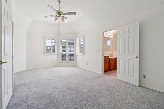 3017 Eagles Nest Drive, Bedford, TX 76021