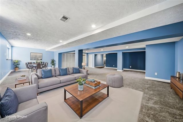 7025 Easton Way W, Concord Twp, OH 44060