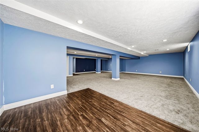 7025 Easton Way W, Concord Twp, OH 44060