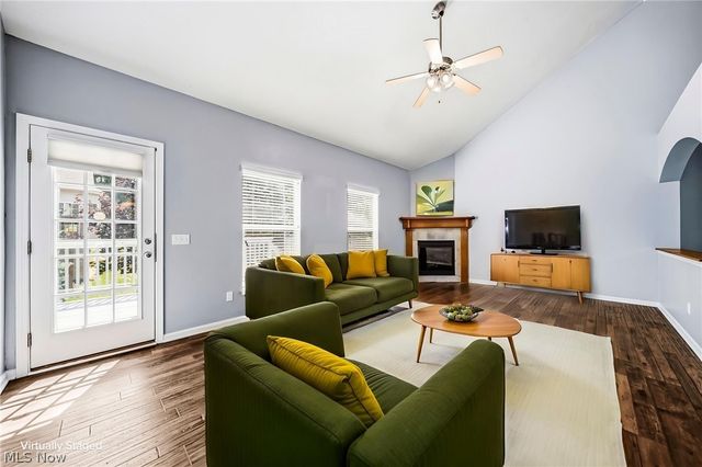 7025 Easton Way W, Concord Twp, OH 44060