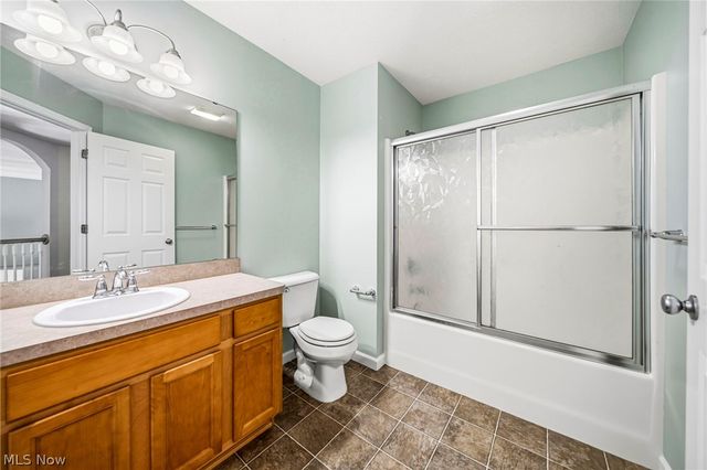 7025 Easton Way W, Concord Twp, OH 44060