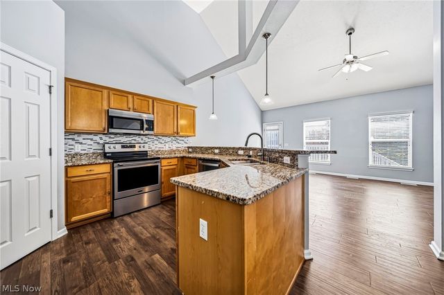 7025 Easton Way W, Concord Twp, OH 44060