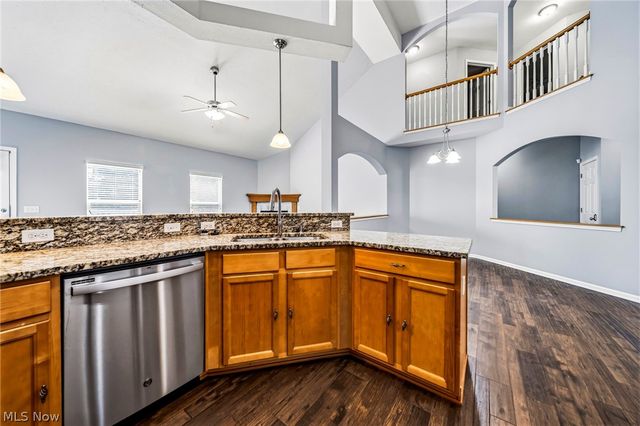 7025 Easton Way W, Concord Twp, OH 44060