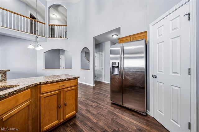 7025 Easton Way W, Concord Twp, OH 44060