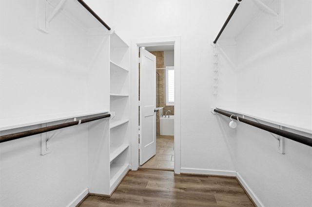 7809 Axis Ridge Drive, Magnolia, TX 77354