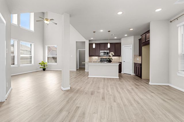 7809 Axis Ridge Drive, Magnolia, TX 77354