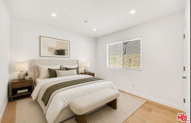 7933 Zelzah Avenue, Reseda, CA 91335