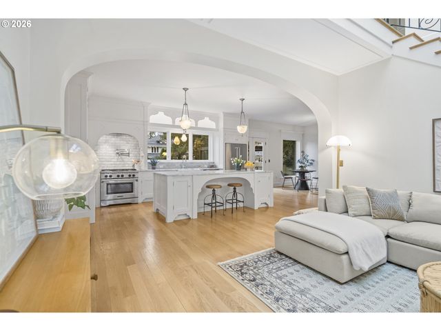 450 Ne 32ND Ave, Portland, OR 97232