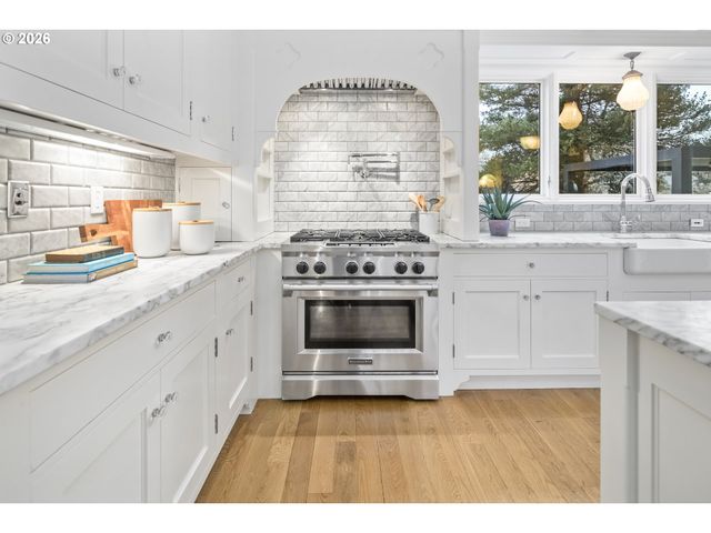 450 Ne 32ND Ave, Portland, OR 97232