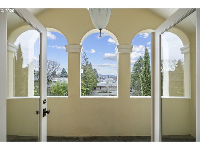 450 Ne 32ND Ave, Portland, OR 97232