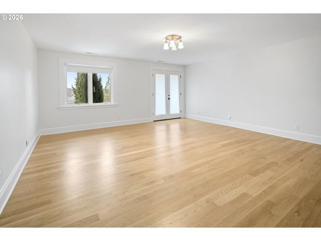 450 Ne 32ND Ave, Portland, OR 97232