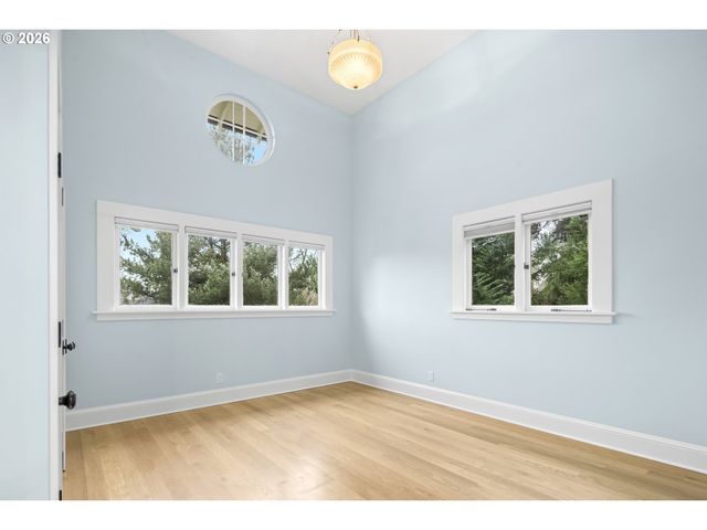 450 Ne 32ND Ave, Portland, OR 97232