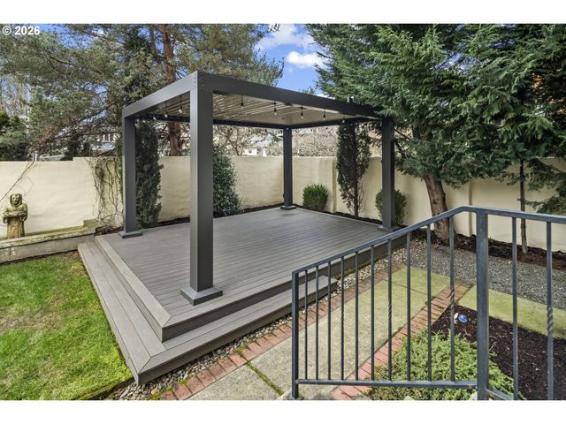 450 Ne 32ND Ave, Portland, OR 97232